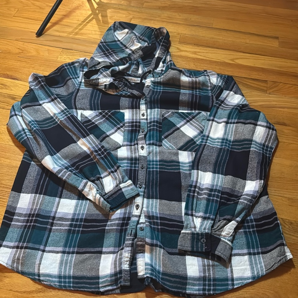 Maurice’s women’s flannel with hood size 2X